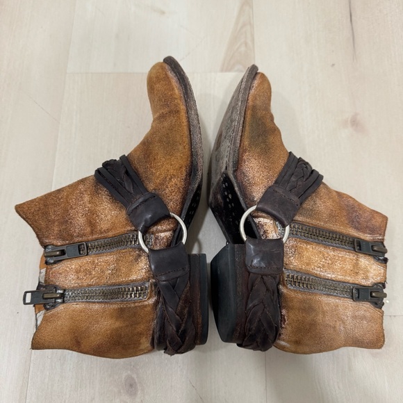 Freebird by Steven Clash Leather Ankle Boot Women's 9 Distressed Bootie Tan - Picture 14 of 15